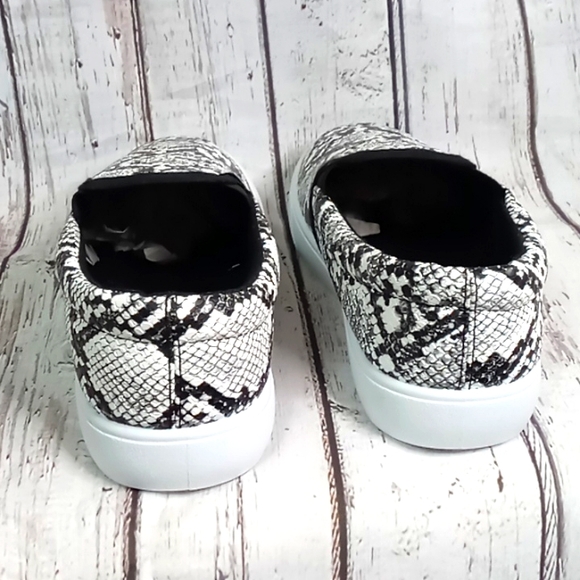 NEW faux snakeskin sneakers size 7 - Picture 7 of 8